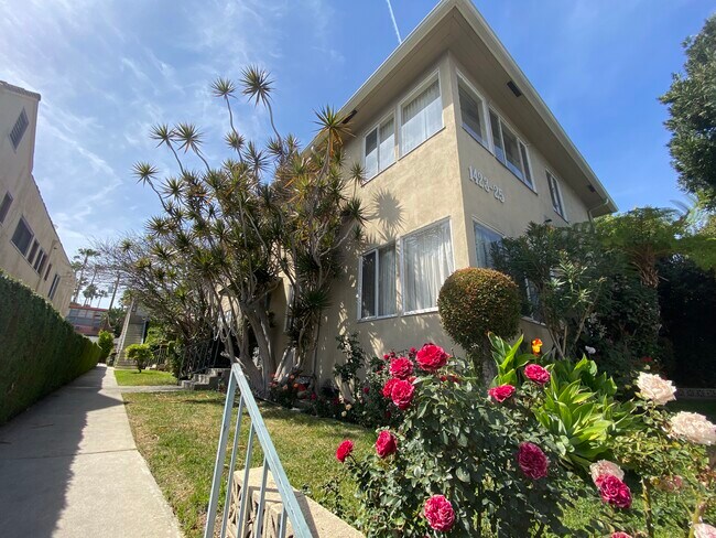 Foto del edificio - 1423 N Fairfax Ave