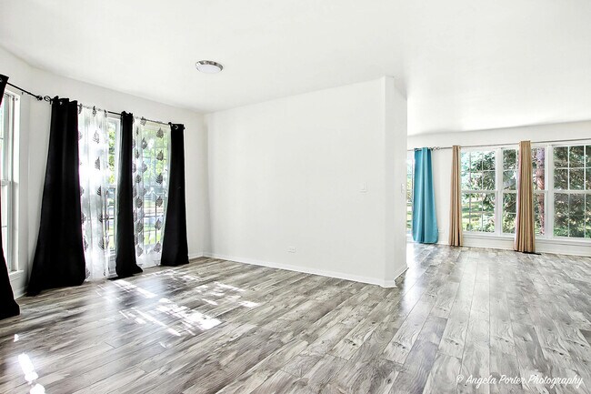 Foto del edificio - 17687 W Running Creek Ct