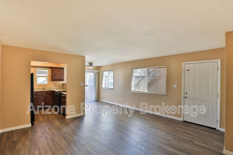 Primary Photo - 607 W Rio Salado Pkwy