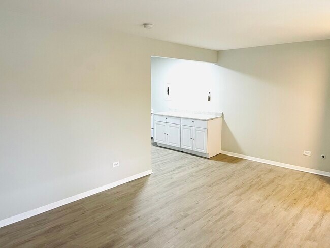 Building Photo - 6256 W 64th Pl