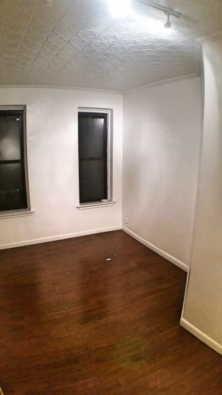 Foto principal - 501 1/2 E 83rd St