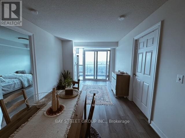 Building Photo - 15 Greenview Ave