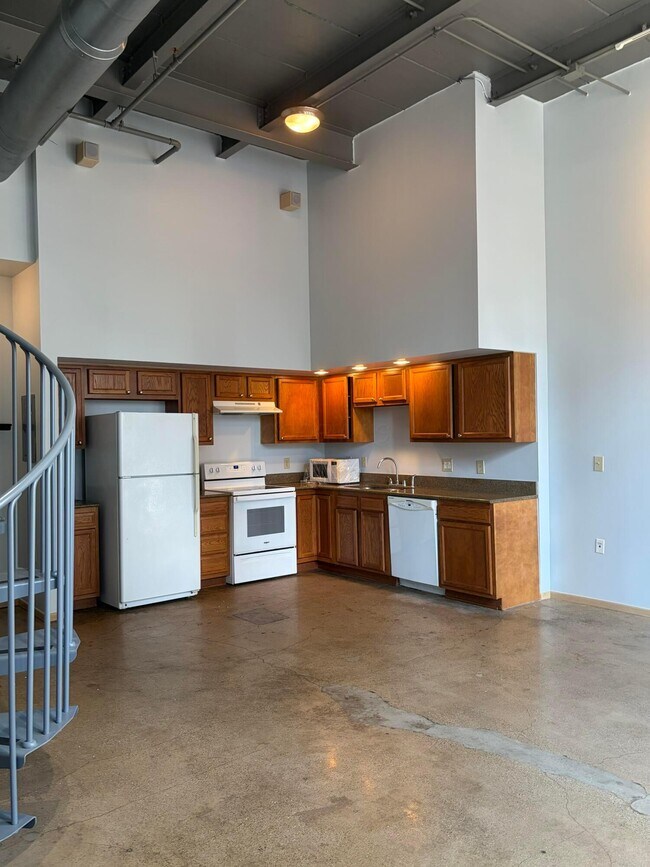 Building Photo - 110 N 3rd St