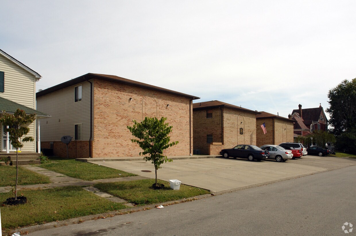 15091515 Walnut St, Kenova, WV 25530 Apartments in Kenova, WV