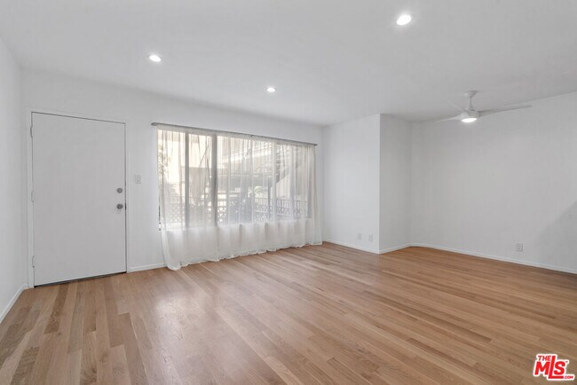Foto del edificio - 5468 Blackwelder St