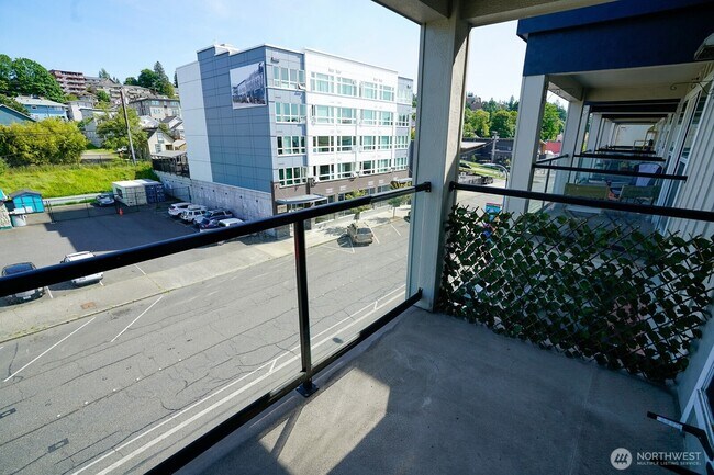 Foto del edificio - 1031 N State St