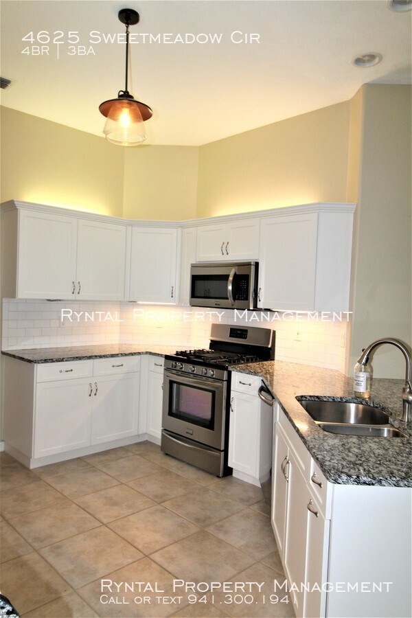 Building Photo - 4625 Sweetmeadow Cir