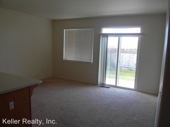 Building Photo - 1582 Iratcabal Dr