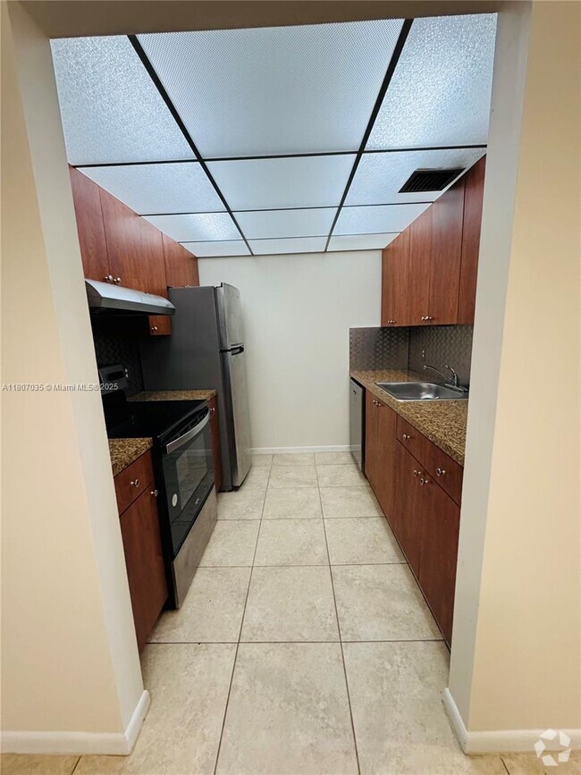 Building Photo - 13250 SW 4th Ct