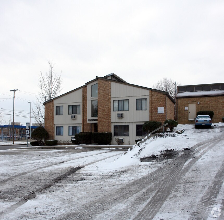 Primary Photo - 93 S Main St