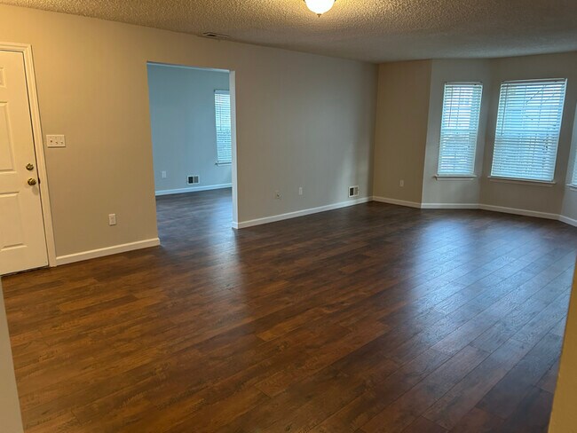 Foto del edificio - 149 Tulip Ln