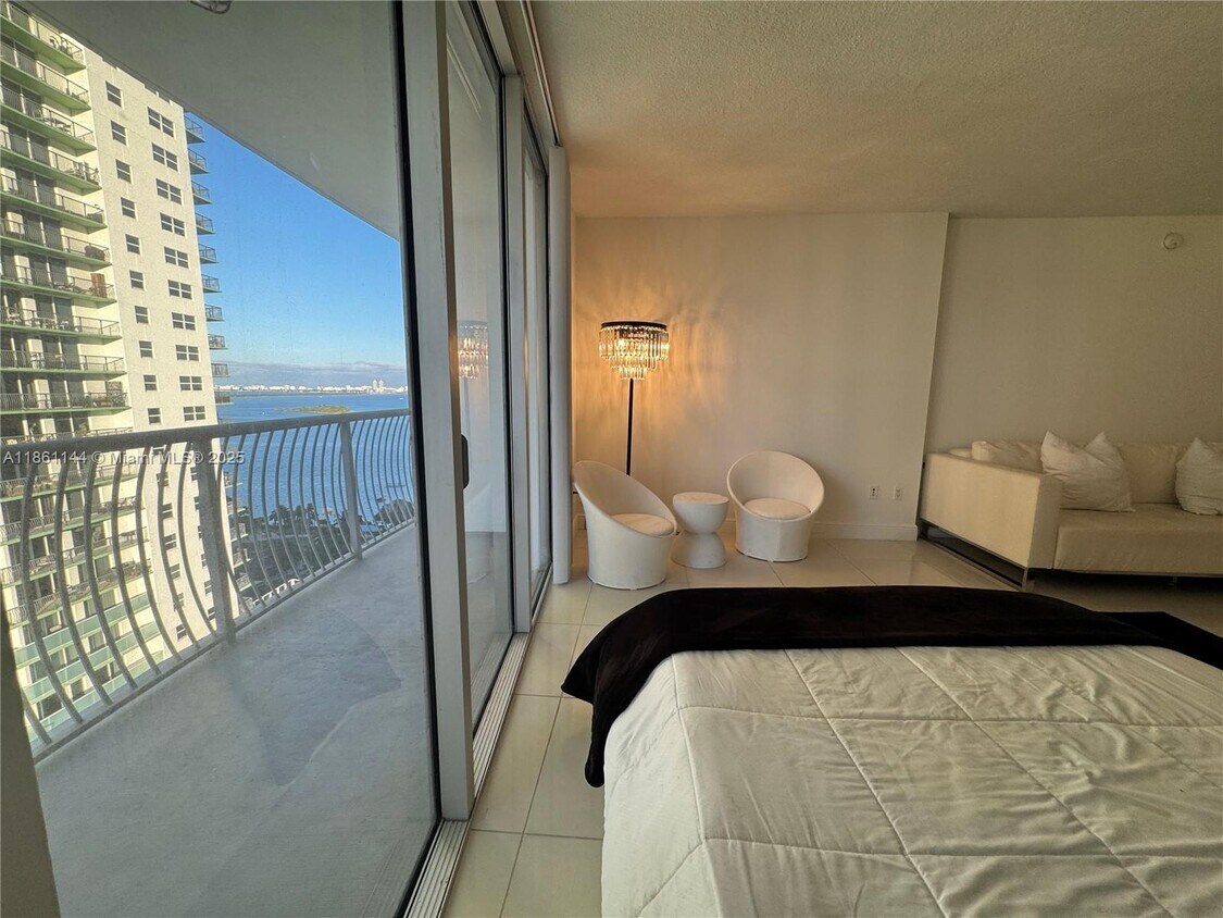 Foto principal - 1750 N Bayshore Dr