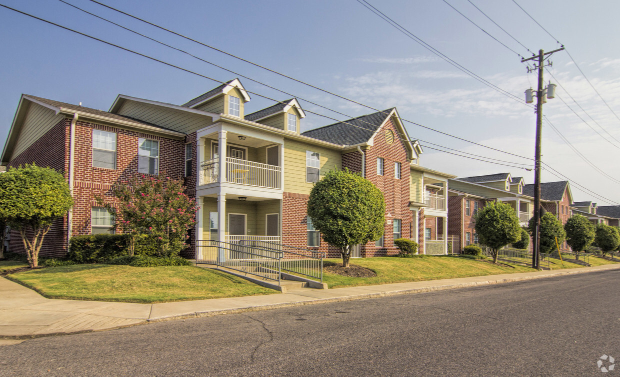 Building Photo - Riverbend Place