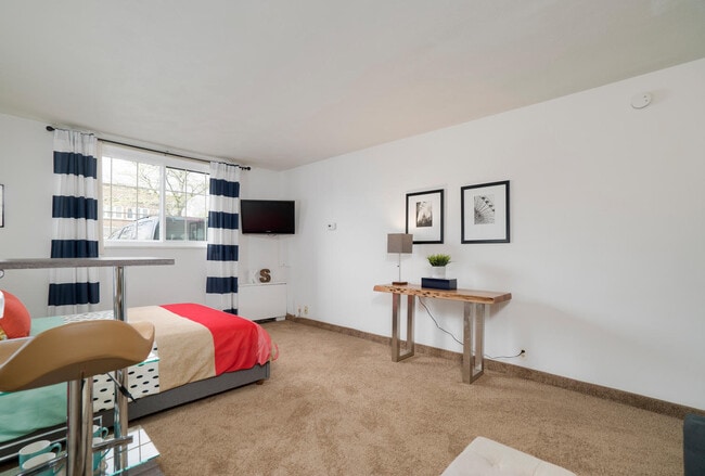 Building Photo - Kendev Studios