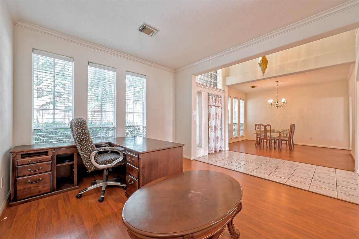 Foto del edificio - 6806 Rhodes Ct