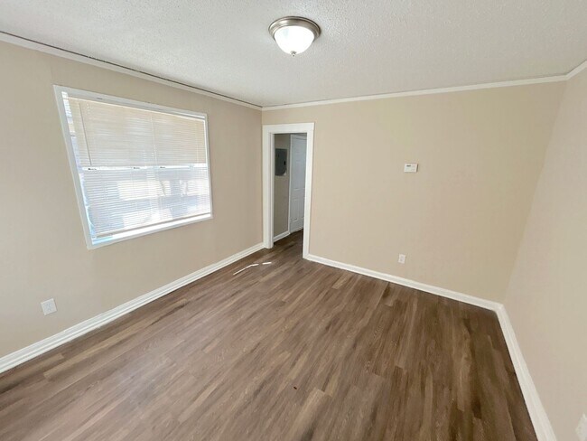 Foto del edificio - 2312/2314 Norman Ave