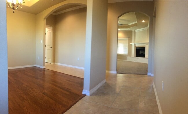 Foto del edificio - 3912 Woodlark Road