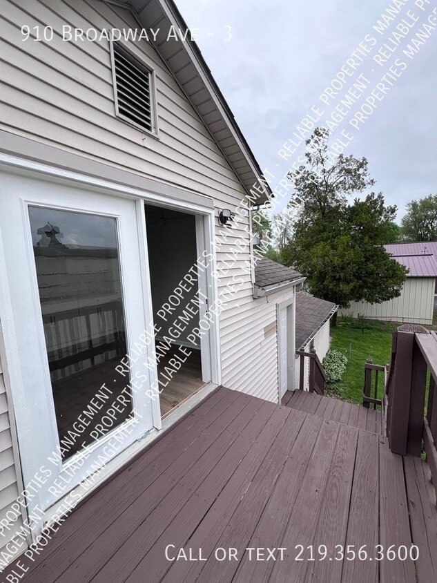 910 Broadway Ave Unit 3, Chesterton, IN 46304 Room for Rent in