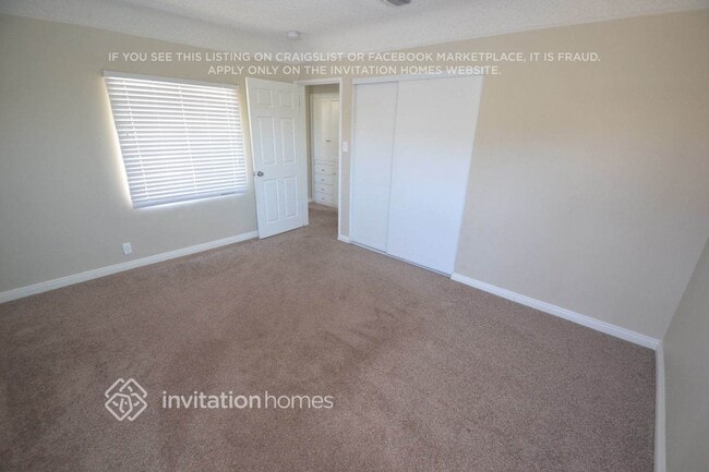 Building Photo - 836 W 109th Pl