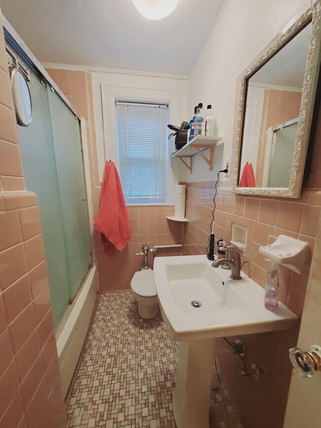 Foto del edificio - 641 Summer St