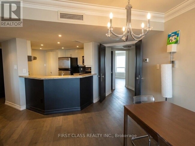 Photo du bâtiment - 1001 Bay St.