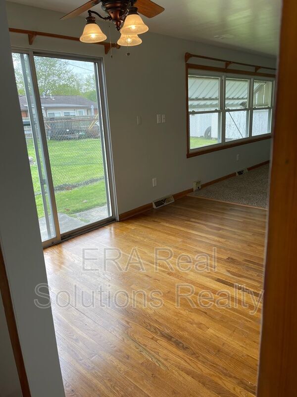 Foto del edificio - 582 Brooke Blvd