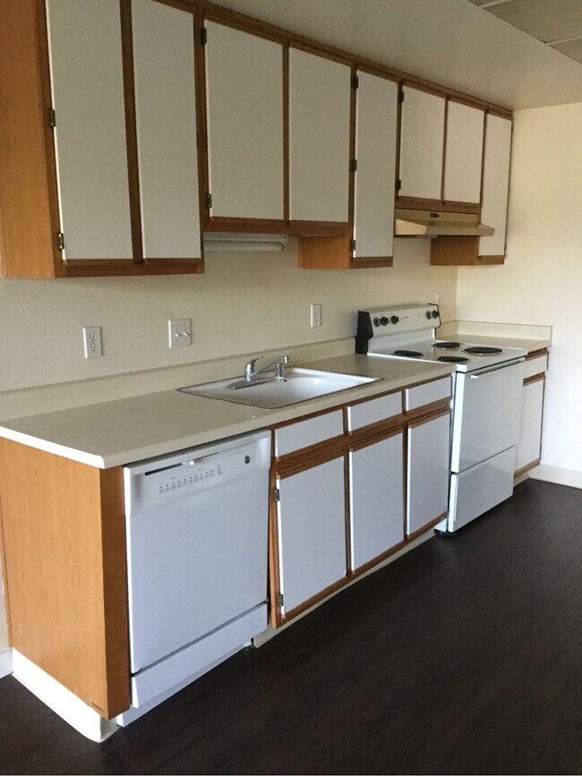 Foto del edificio - 2127-2129 E. 8th Street