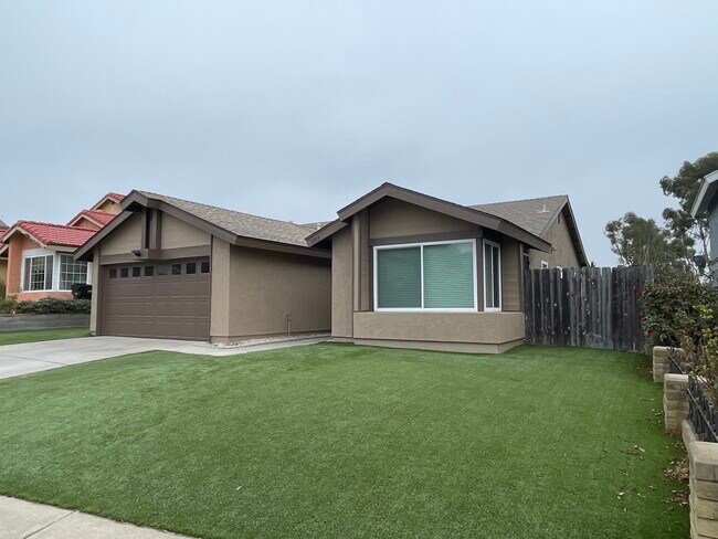 Building Photo - 6915 Ramfos Cir