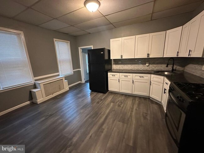 Foto del edificio - 2349 Duncan St