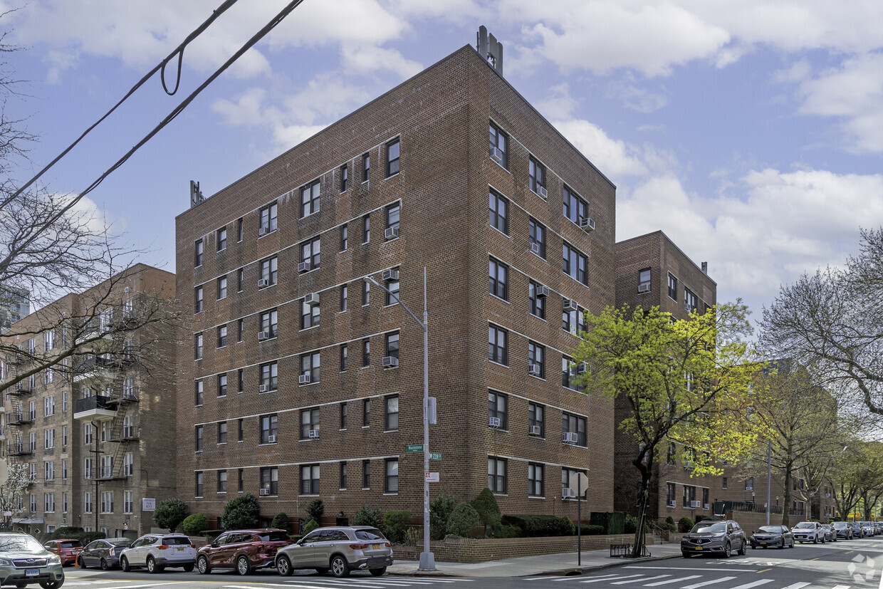 Primary Photo - Valentine Gardens Cooperative