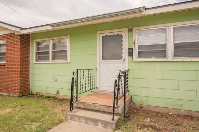 Foto del edificio - Three Bedroom Home for Lease!