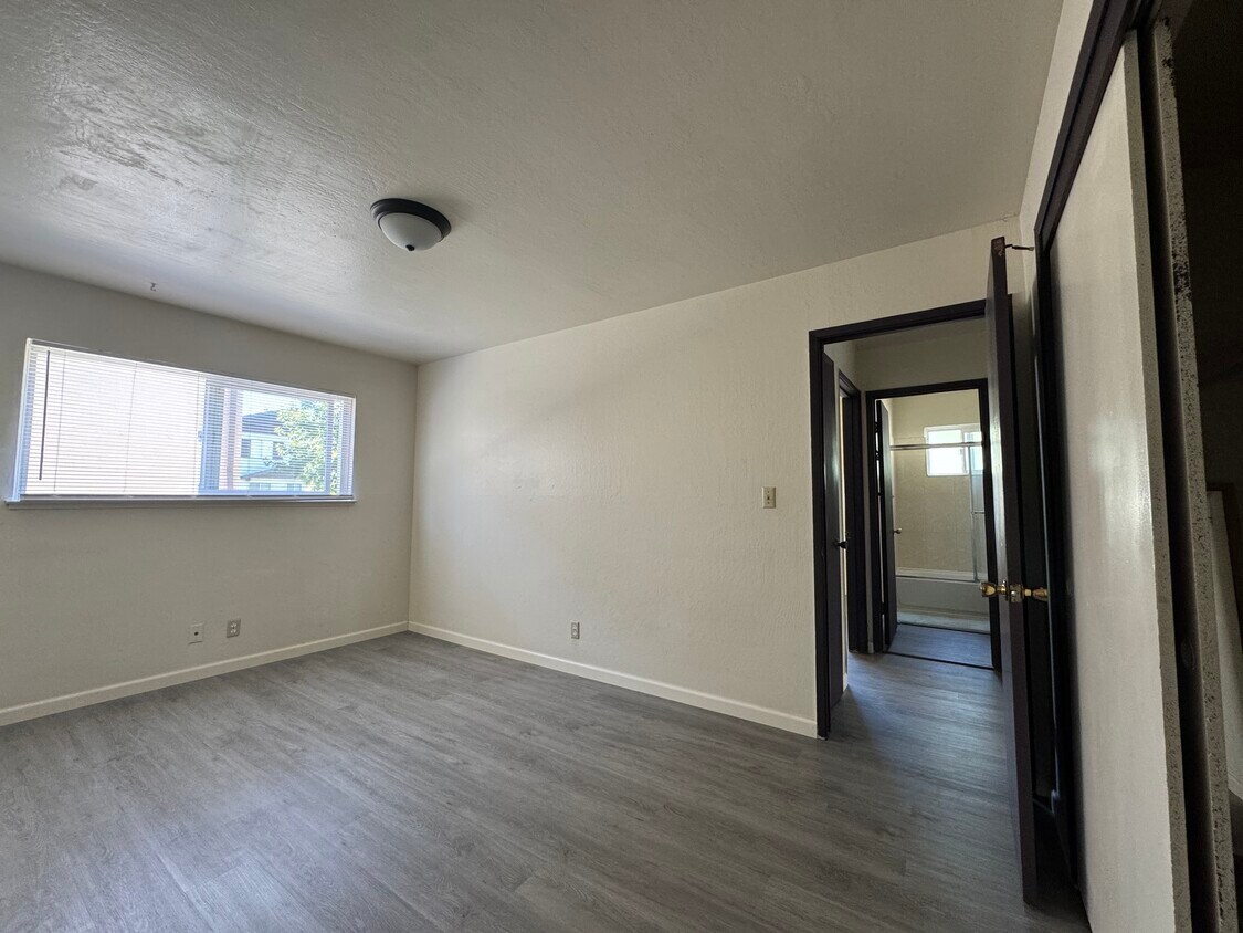 Bedroom 1 - 658 Kodiak Ct