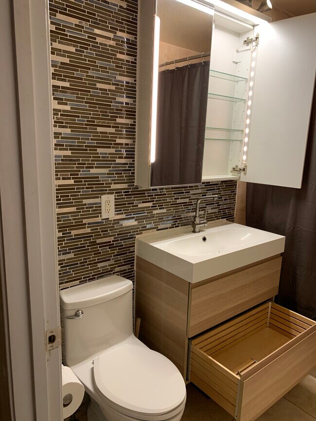 Foto del edificio - 1810 Minnesota Ave SE