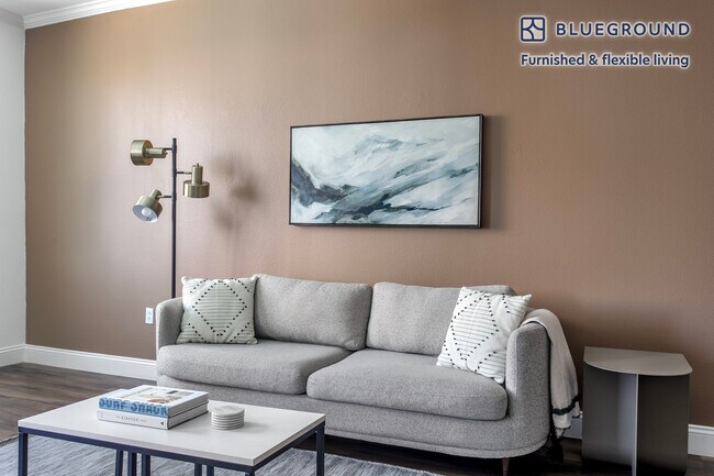 Foto del edificio - 5710 Crescent Prk E