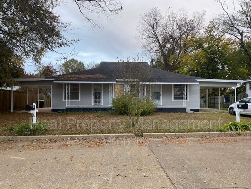 Foto principal - 204 E Spring St