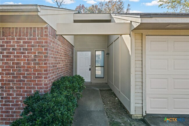 Foto del edificio - 2313 A Paul Revere St