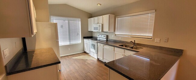 Foto del edificio - Lovely Corner Lot Home In South Phoenix!!!