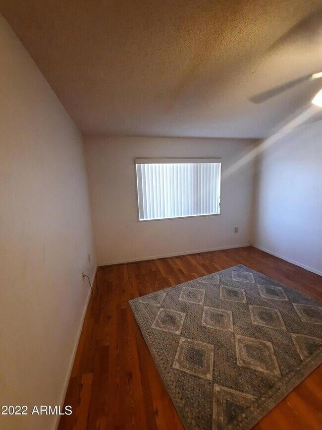 Foto del edificio - 16859 N 103rd Ave