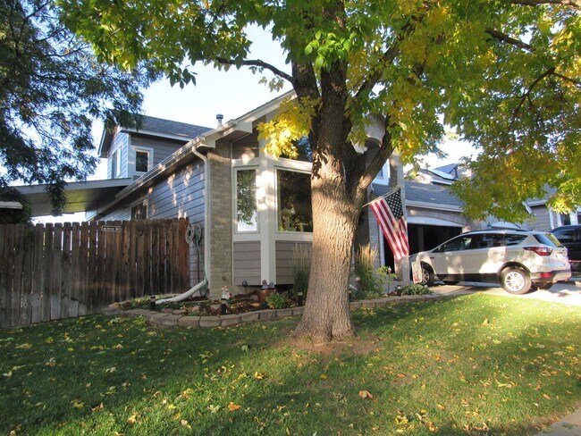 Building Photo - Basement Aprtment with 2 bedrooms and 1 ba...