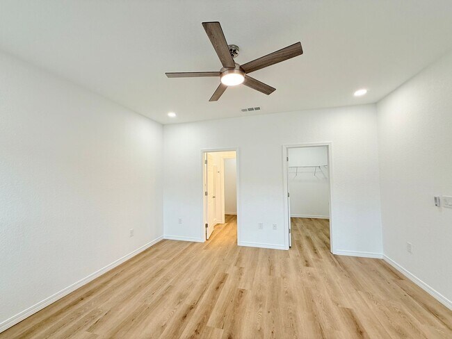 Foto del edificio - Spacious 4-Bedroom Home - New Construction