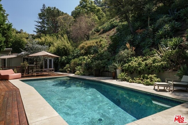 Building Photo - 2412 Canyon Oak Dr