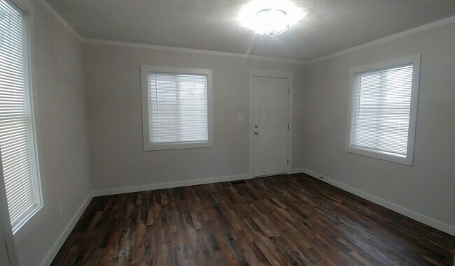 Living Room - 5127 N Monroe St