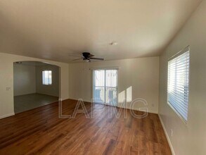 Building Photo - 762 W 21st St