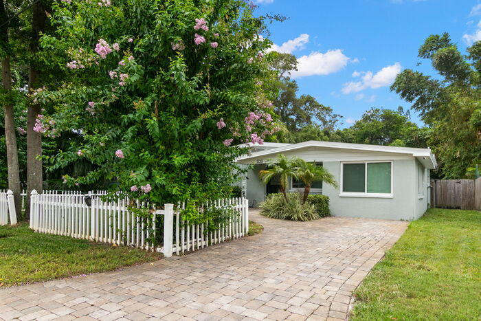 Primary Photo - Beautiful Home For Rent in St Petersburg W...