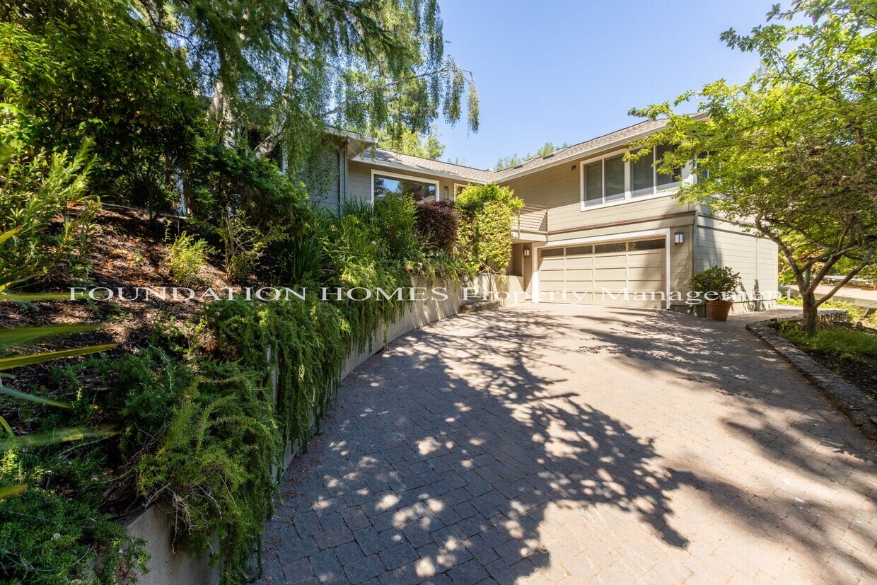Foto principal - Upscale Country Club 3BD/2BA with BONUS Ro...