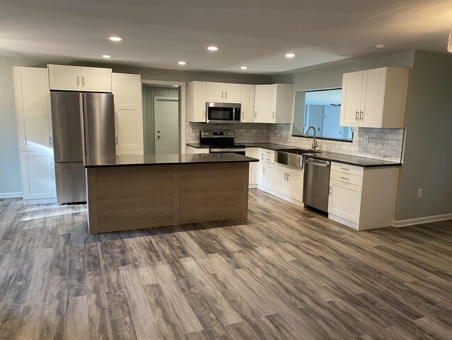 Foto del edificio - 13331 Allisonville Rd