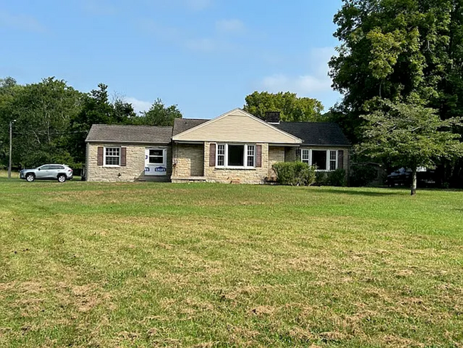 Foto del edificio - Quaint home on beautiful 2 acres!