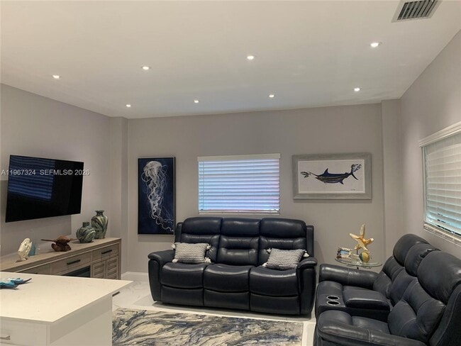 Building Photo - 63 Bass Ave