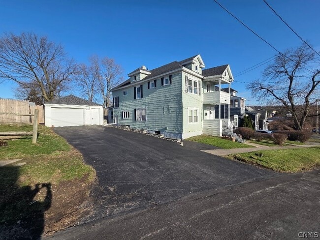 Foto del edificio - 112 Gale Ave