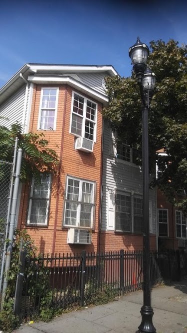 Foto principal - 211 Monticello Ave